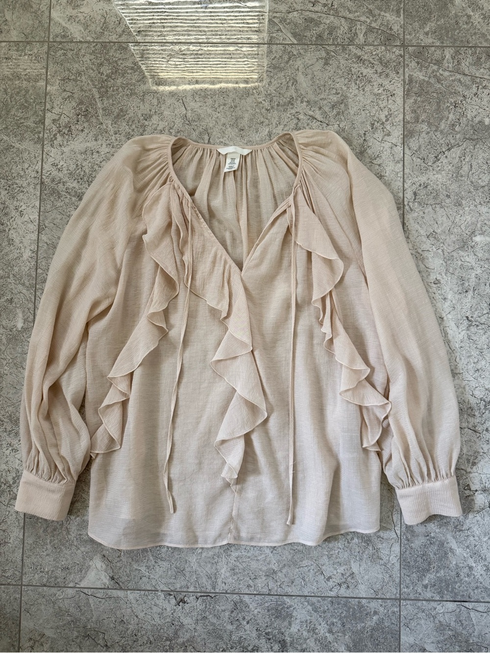 H&M Ruffled V-Neck Long Sleeve Blouse - Cream size xs